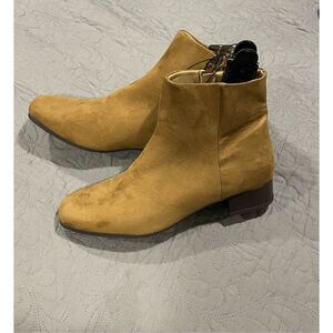 Time and Tru Tan Faux Suede Women’s 11 Ankle Boots New